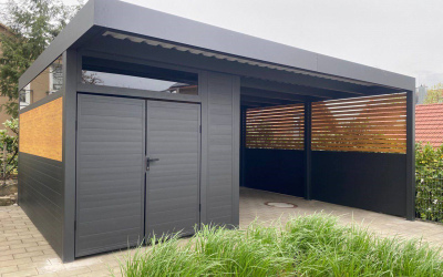 Flachdach-Carport mit direktem Zugang zum Haus