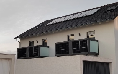 Glasgeländer für Balkon mit durchgehendem Profil
