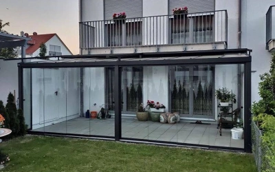 Wintergarten mit gro&szlig;z&uuml;giger Verglasung