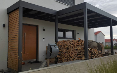 Carport mit blickdichter Seitenwand