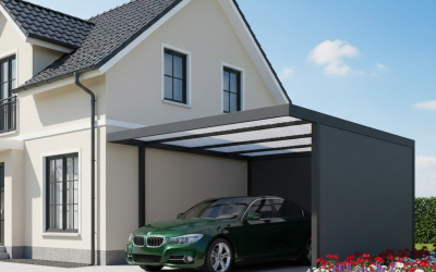 Carport mit transparentem Dach und gepflastertem Boden
