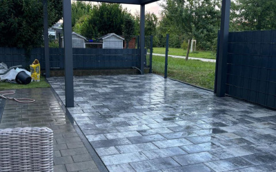 Carport mit moderner Fassade