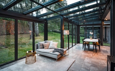 Wintergarten mit gem&uuml;tlicher Atmosph&auml;re