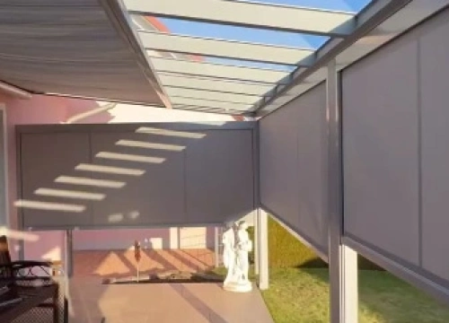 Wintergarten aus Glas und Aluminium